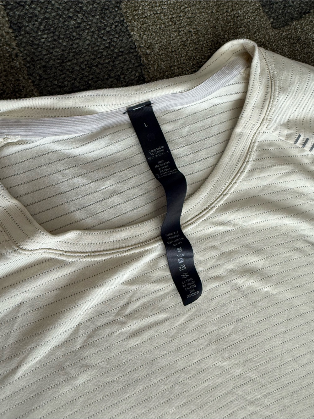 lululemon athletica active Shirt - Picture 2 of 6